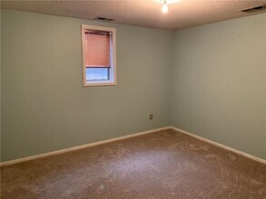 Building Photo - 12991 Knollwood Dr S