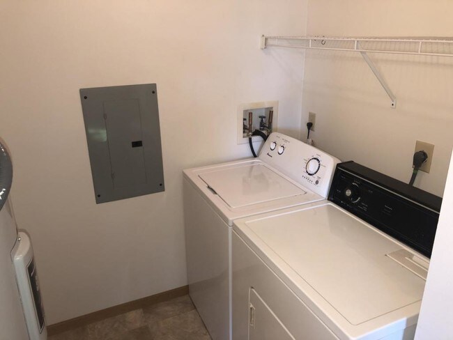 Foto del edificio - 1735 Dayton St #4