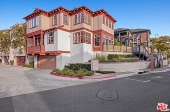 Building Photo - 2584 Bungalow Pl