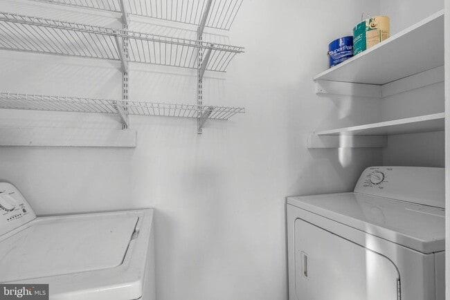 Building Photo - 1725 Fitzwater St