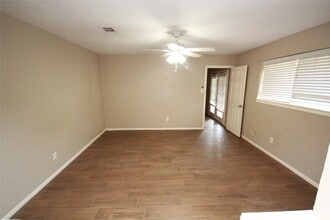 Building Photo - 7623 Alperton Dr