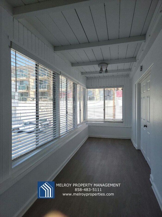 Building Photo - STEPS TO THE BEACH!!!! 2bd/1 bath condo Av...