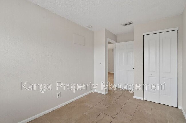 Building Photo - 1618 W 26th Ct