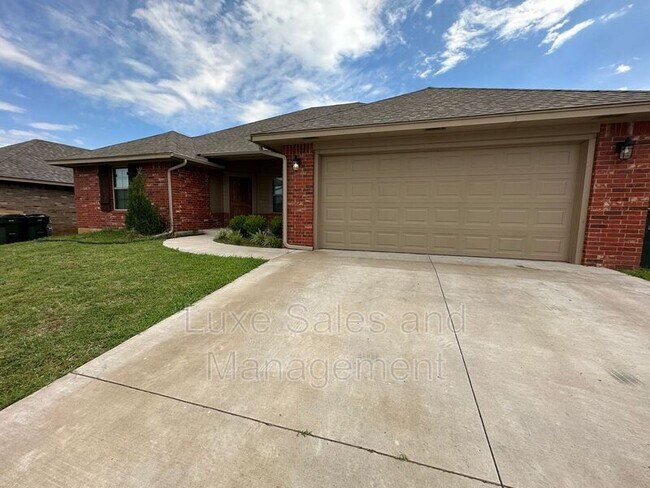 Building Photo - 416 Josephine Ct