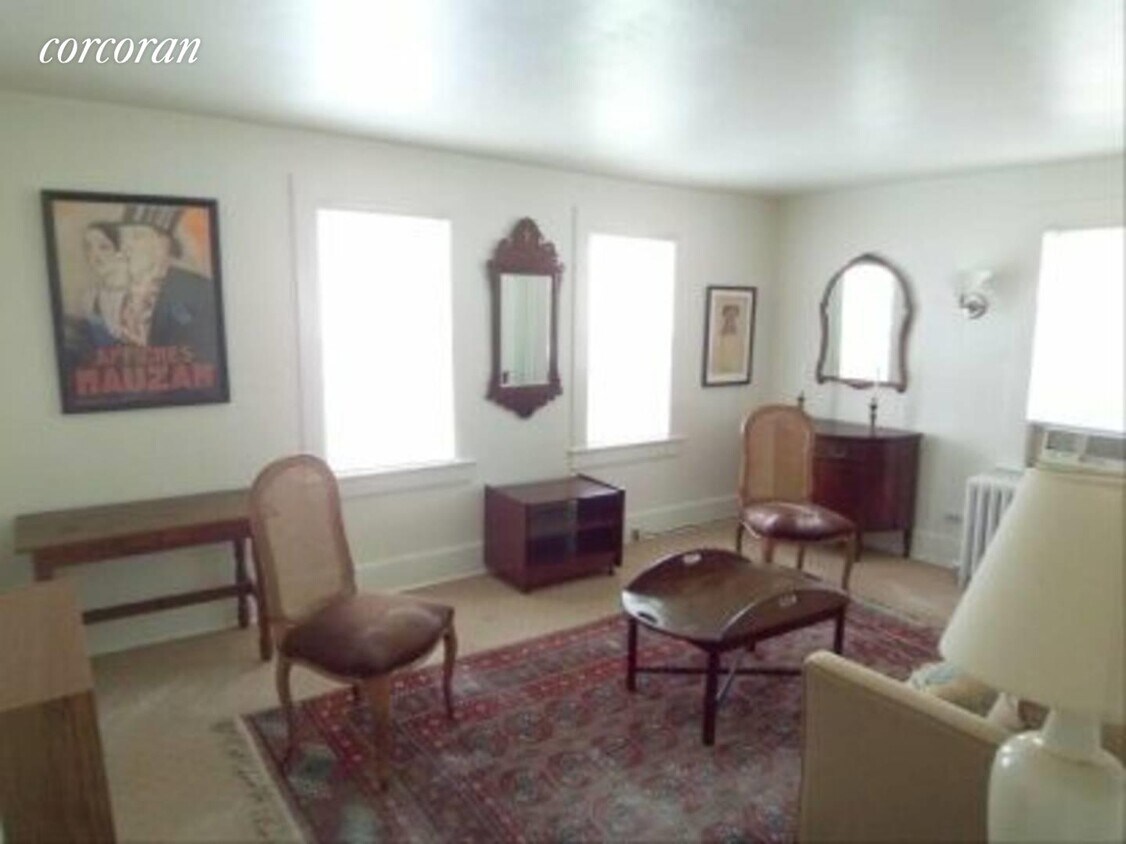 12 Barnes Lane, East Hampton, NY 11937 Room for Rent in East Hampton