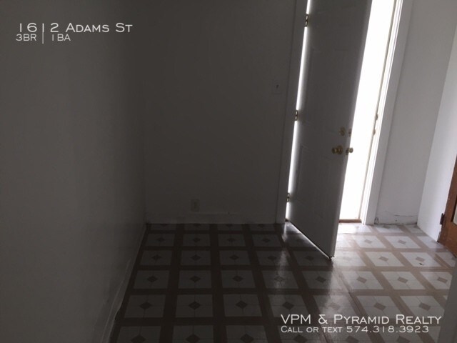 Building Photo - 1612 N Adams St