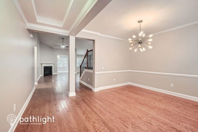 Building Photo - 10313 Woodview Cir