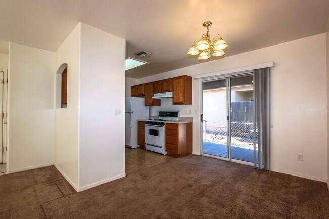 Foto del edificio - 6200 N Rockland Dr