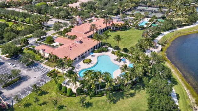 Foto del edificio - 8264 Pine Cay Rd