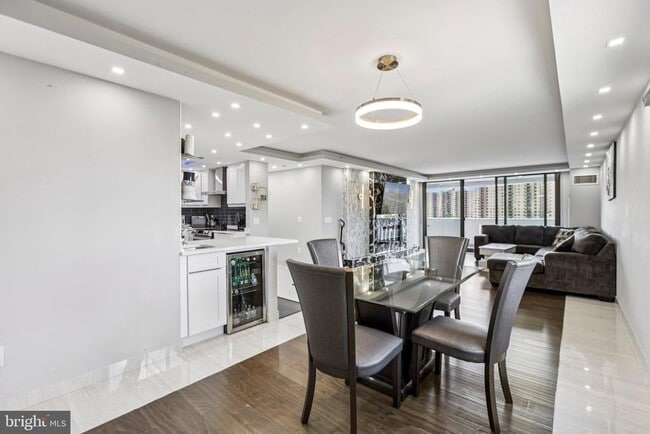 Foto del edificio - 6101 Edsall Rd