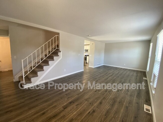 Foto del edificio - 9371 Bellaire Dr