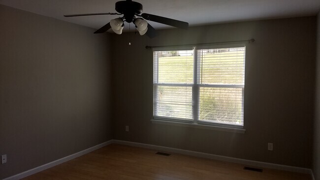 Foto del edificio - 6715 Eagles View Dr