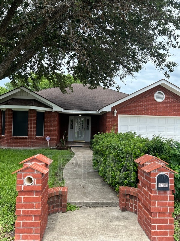 Building Photo - 2609 Thomas Ln