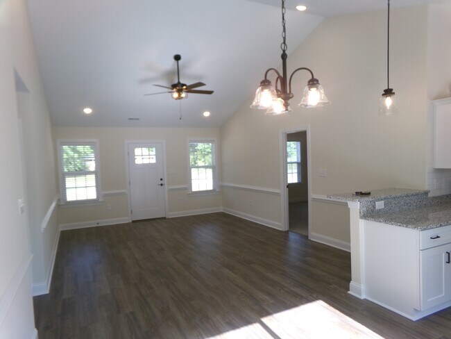 Foto del edificio - 2532 Harvey Rd