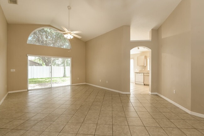 Building Photo - 16623 Rising Star Dr