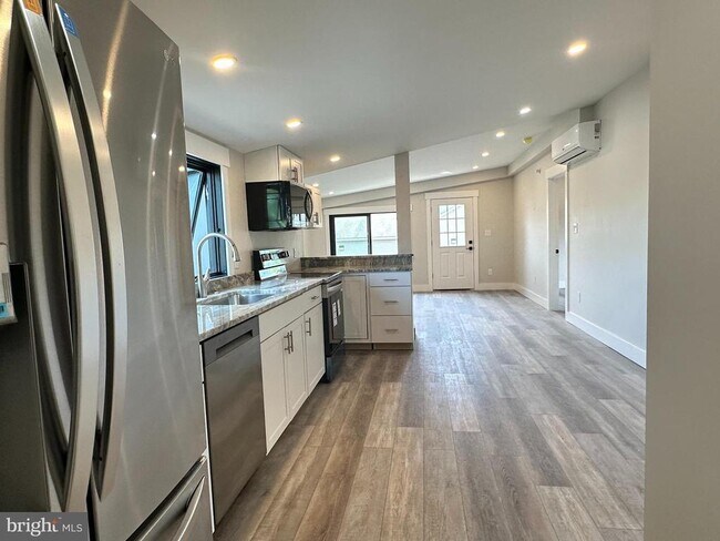 Foto del edificio - 4115 E Swamp Rd
