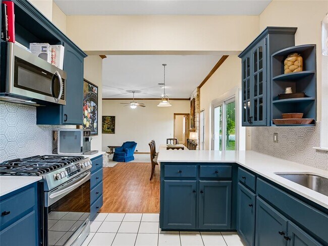 Building Photo - 103 Bob White Cove