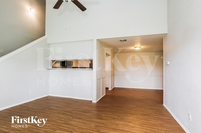 Building Photo - 5406 Carousel Cir