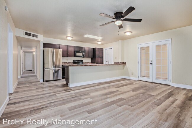 Building Photo - 4 br, 2 bath House - 932 E Concorda Dr