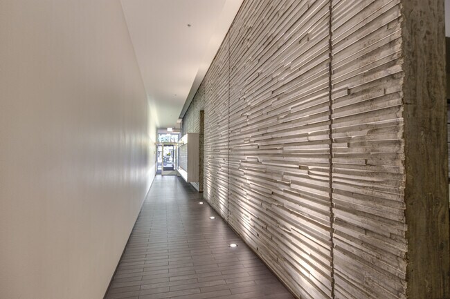 Building Photo - 1345 S Wabash Ave