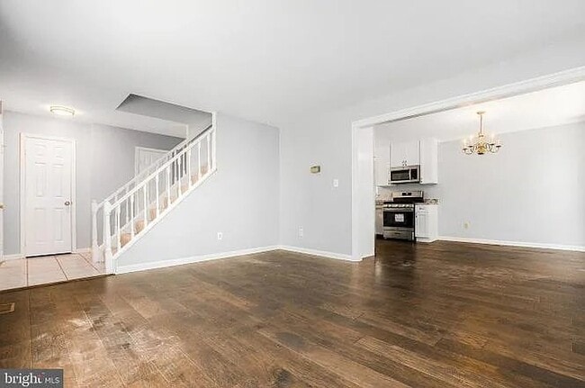 Building Photo - 6124 Valley View Dr