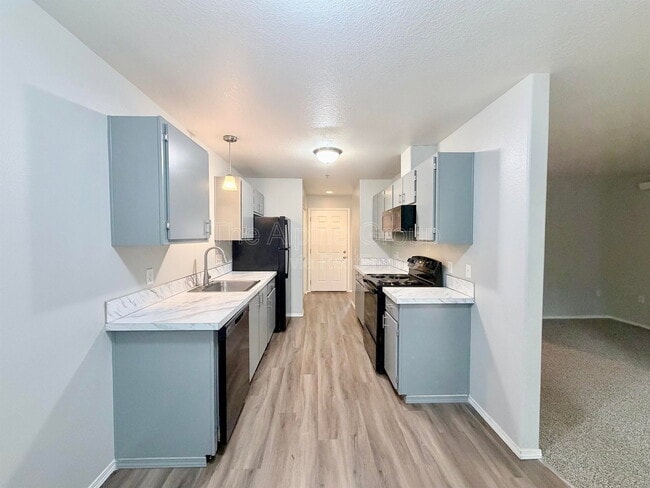 Building Photo - 10020 SW 125th Ave