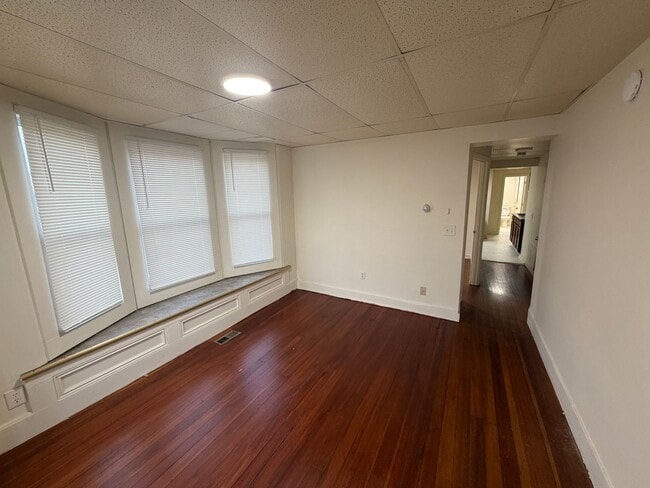 Building Photo - 225 Oakland St