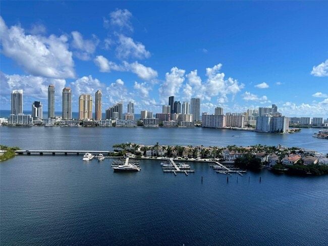 Foto del edificio - 3201 NE 183rd St