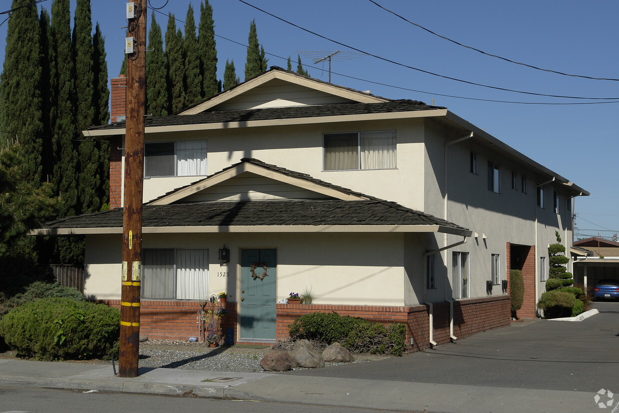 Primary Photo - 1525 167th Ave