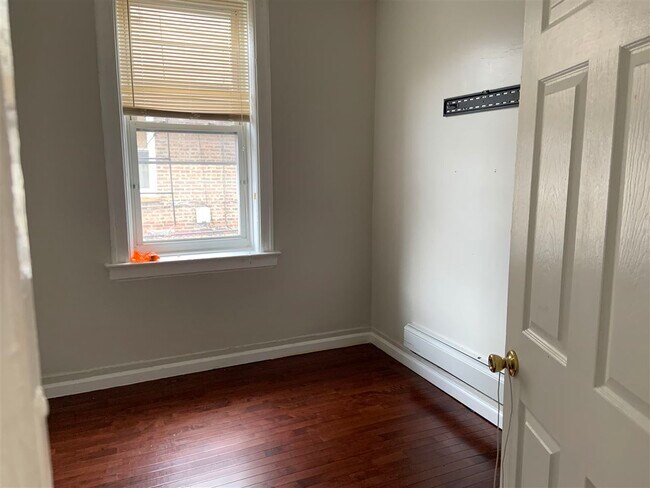 Foto del edificio - 6004 Buchanan Pl