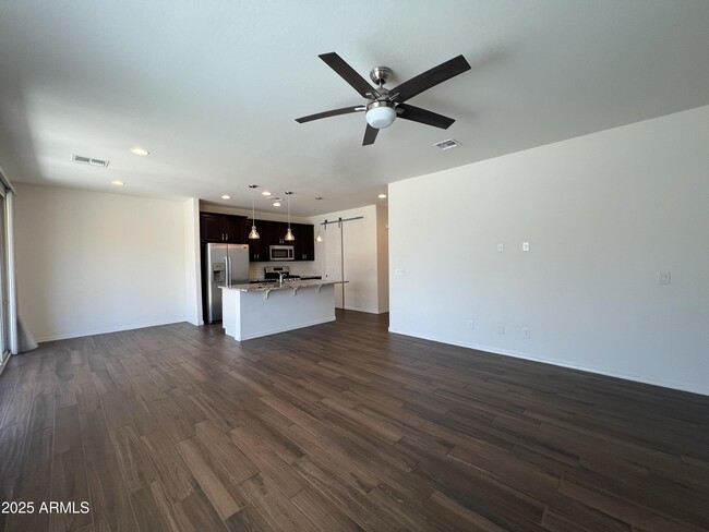 Building Photo - 4621 Kirkland Ave
