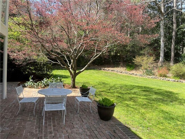 Foto del edificio - 855 Old Creek Trail NW