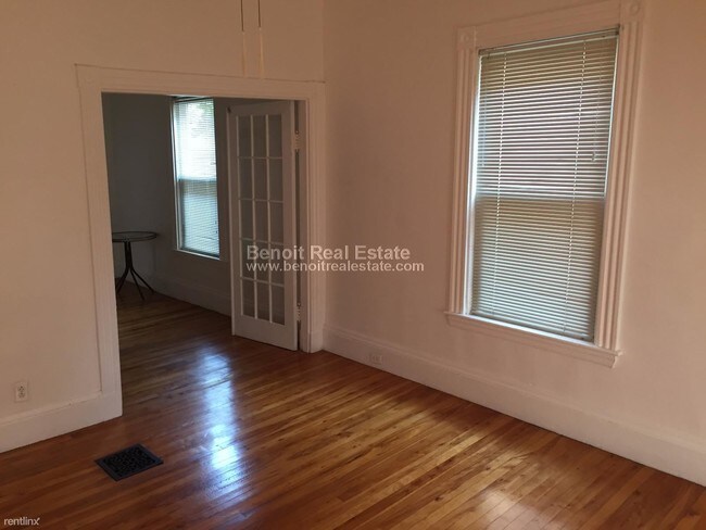 Foto del edificio - 36 Elmwood St