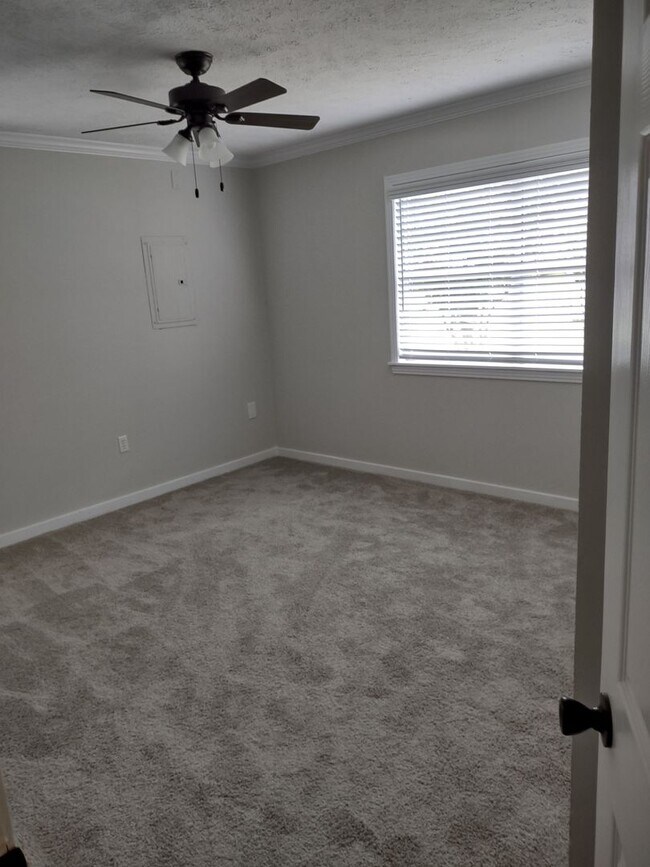 MOVE IN SPECIAL!**** 1/2 OF 1ST MONTH RENT... House Rental in Pearl