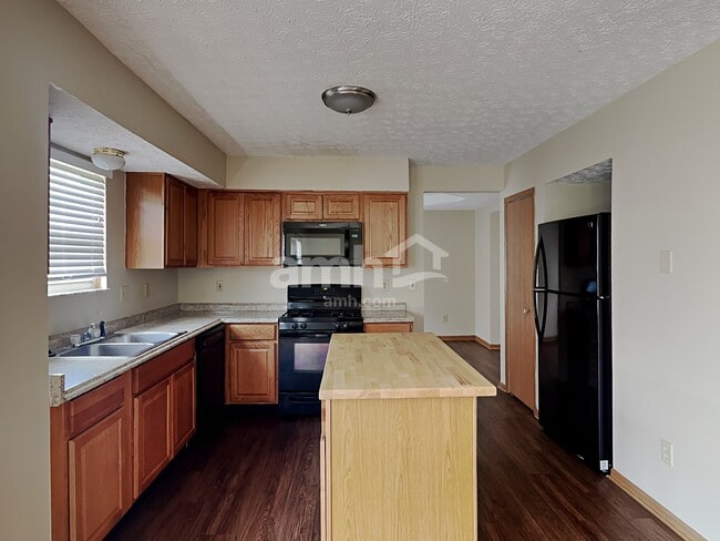 Building Photo - 6647 Hilmar Dr
