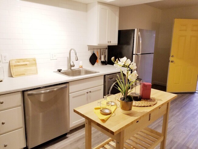 Foto del edificio - 1625 W Missouri Ave