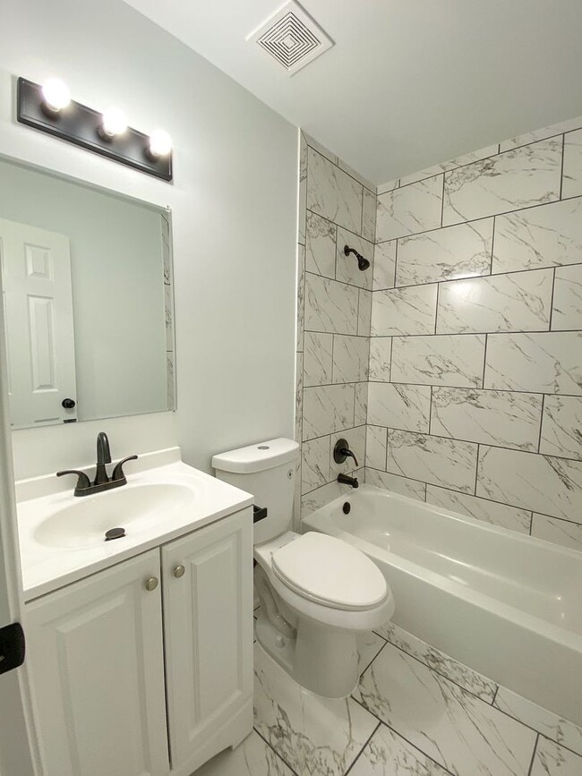 Building Photo - 4 bedroom, 2 bathroom in Southaven recentl...
