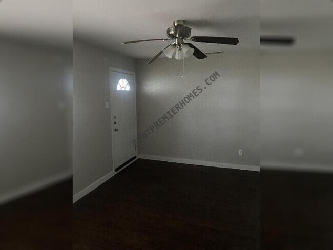 Foto del edificio - 3638 Moonstone Dr
