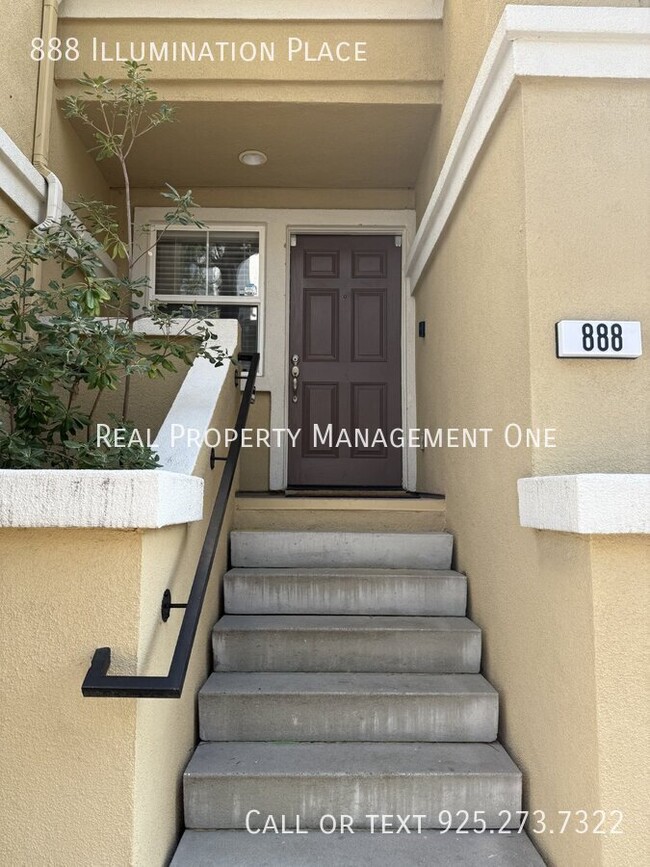 Foto del edificio - Charming 3-Story Milpitas Home with Modern...