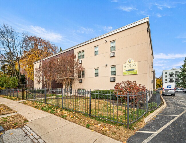 exteriores de greene-manor-7-de-31 - Greene Manor Apartments