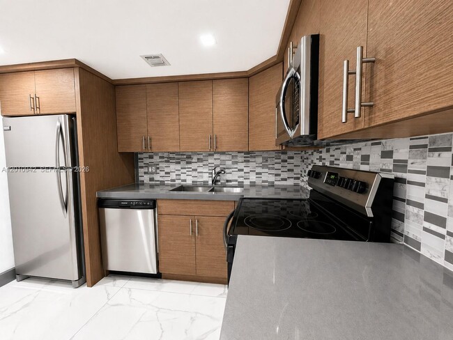 Foto del edificio - 1825 W 44th Pl