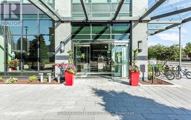 Building Photo - 3975 Grand Park Dr