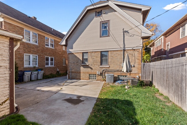 Building Photo - 2512 N 61st St