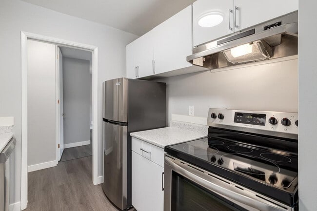 Building Photo - Glenmore Gardens Coach Homes