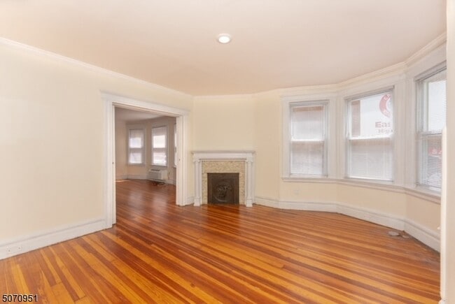 Building Photo - 228 Van Buren St