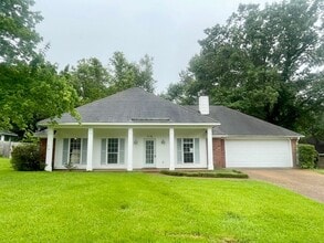Building Photo - 116 Whitewood Ln