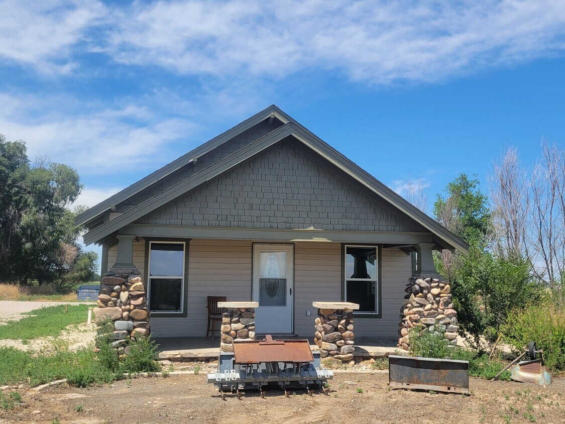 Primary Photo - ALL PROSPECTIVE TENANTS MUST SUBMIT A $58 ...