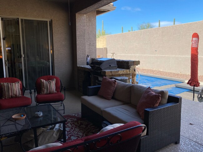 Building Photo - 38638 N Red Tail Ln