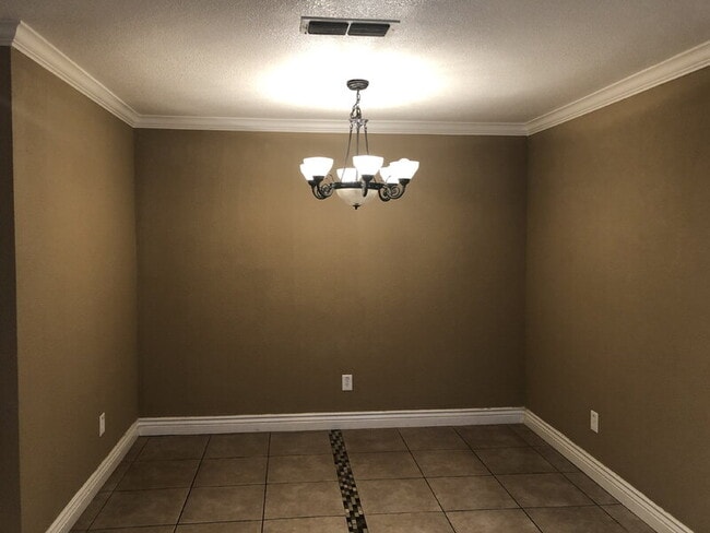 Photo - 91 Decathlon Cir House