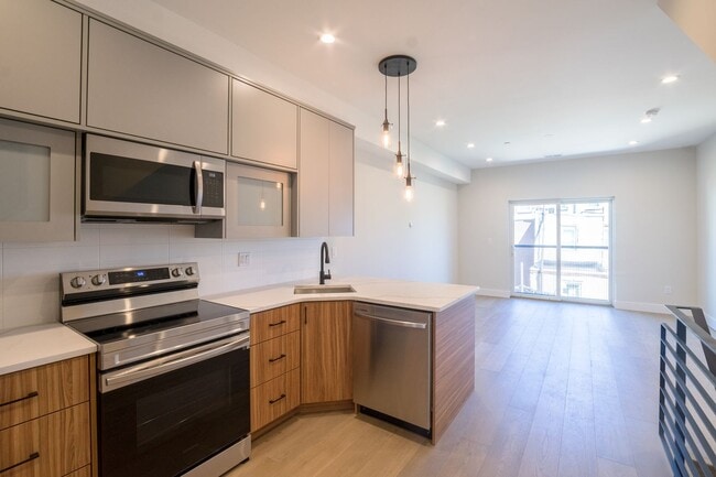Photo - 2147 N Franklin St Apartment